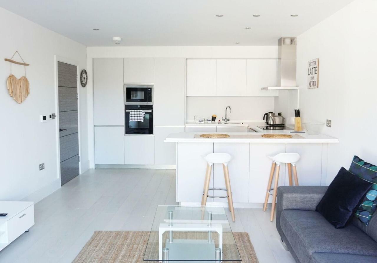 Saltwater Suites At Fistral Ньюки Экстерьер фото