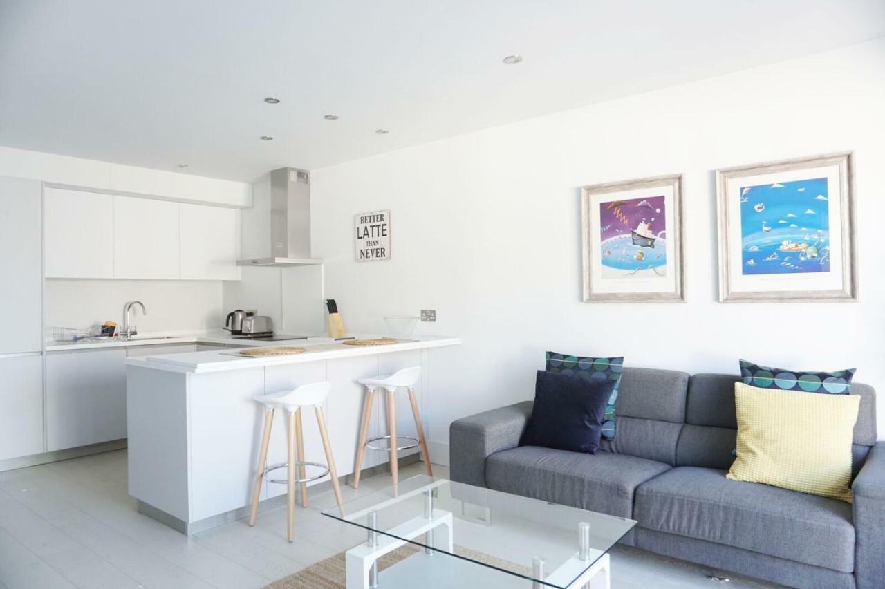 Saltwater Suites At Fistral Ньюки Экстерьер фото